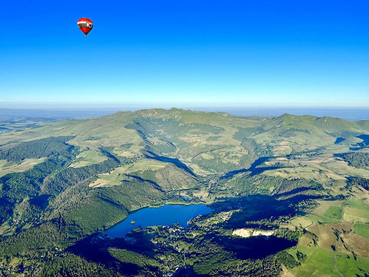 montgolfière lac Chambon sancy