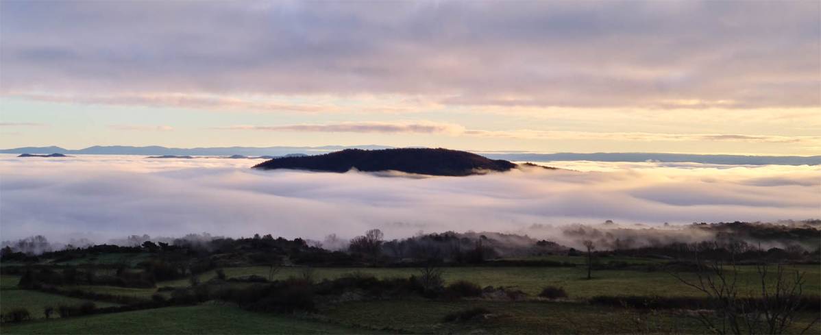 Puy de Saint Sandoux dans les nuages
