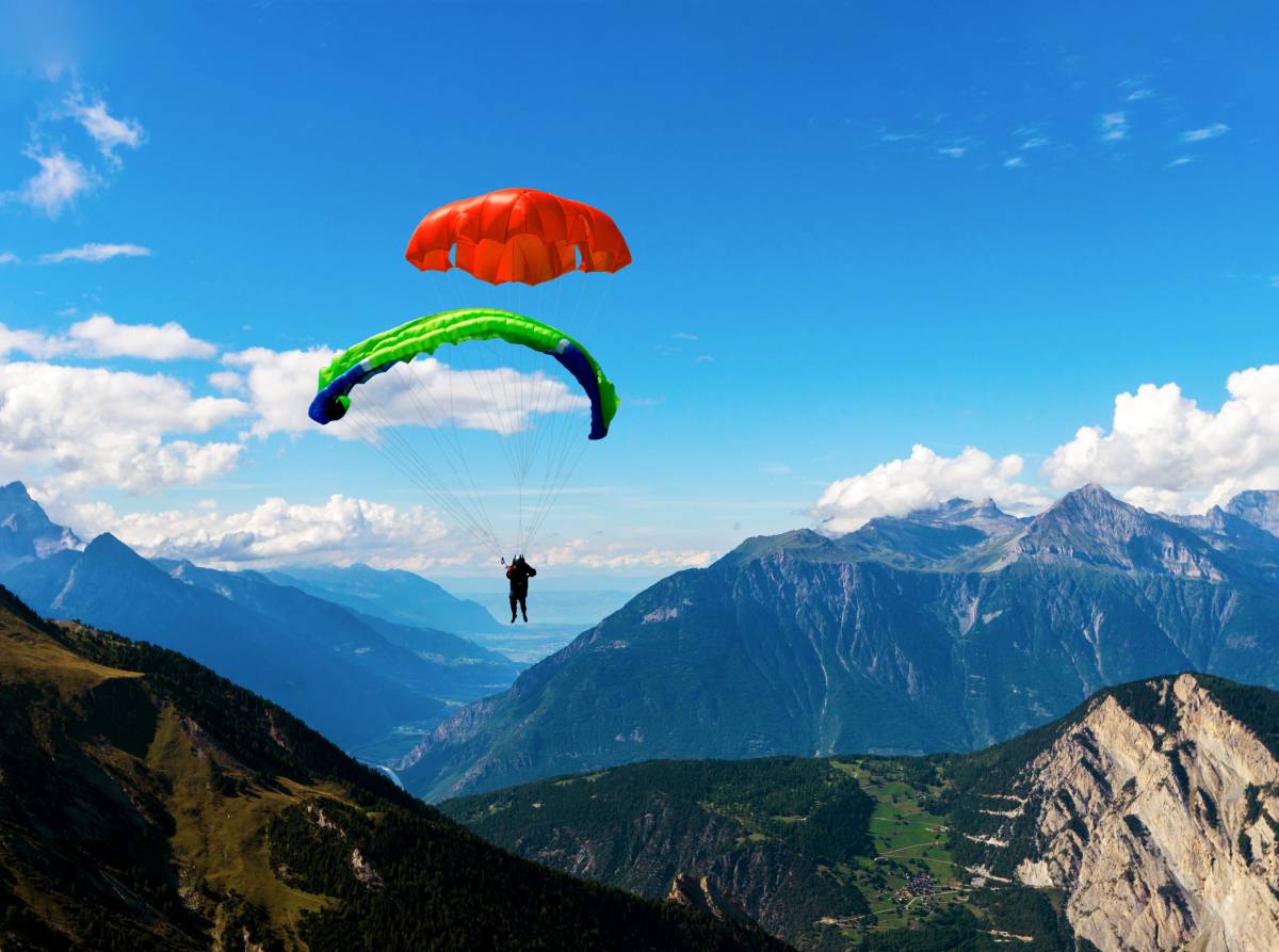 parachute de secours parapente en action