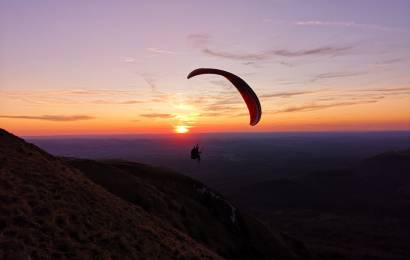 parapente coucher de soleil