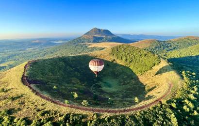 baptême montgolfière puy de dôme volcan d'auvergne