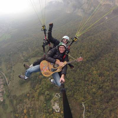 bi place parapente guitare